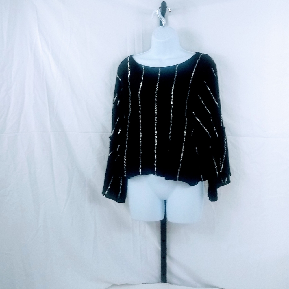 Libby Edelman Black/Silver Bell Bottom Sleeve Top
